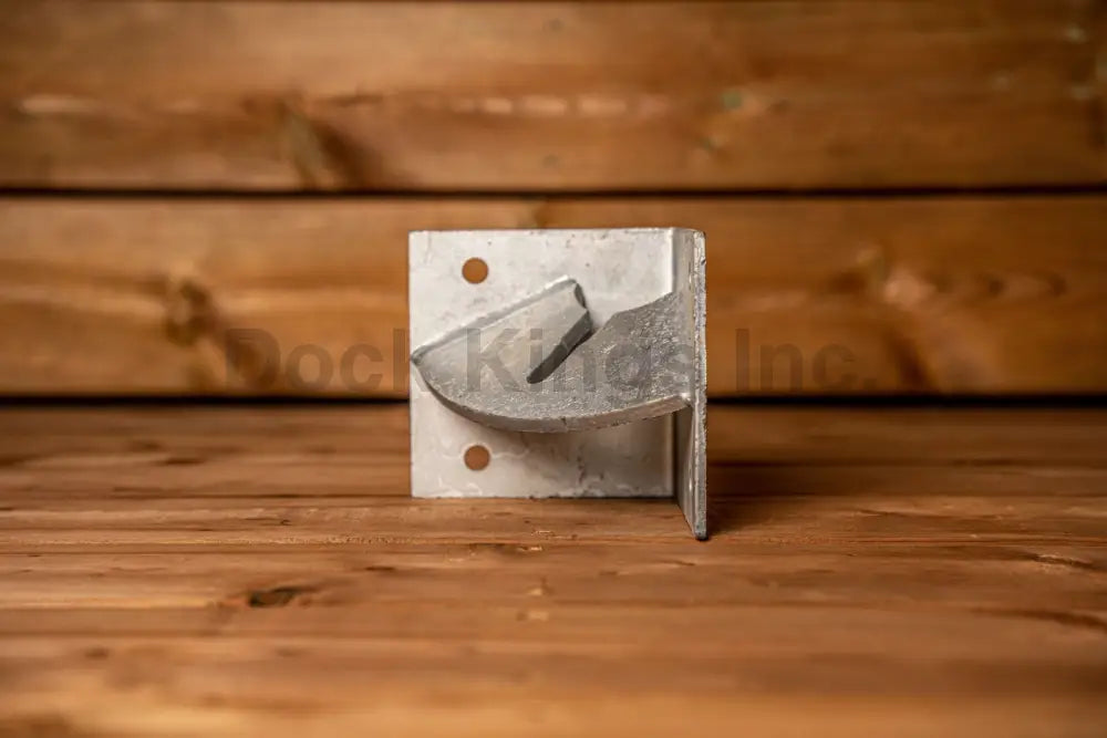 Small Heavy Duty Inside corner bracket with chain retainer slot